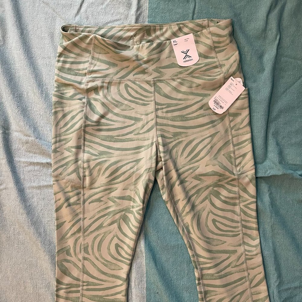 Xersion Train Womens High Rise Quick Dry  Capri - Size XL